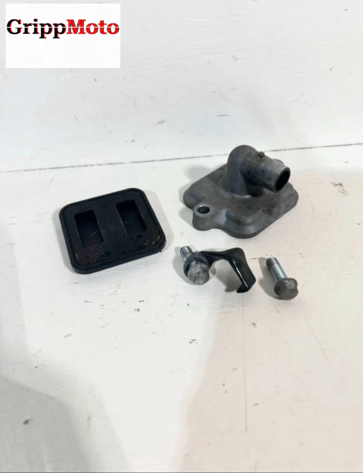 2012 2013 2014 2015 2016 Kawasaki Ninja EX 650 Cylinder Head Cap OEM (5- 001983 )