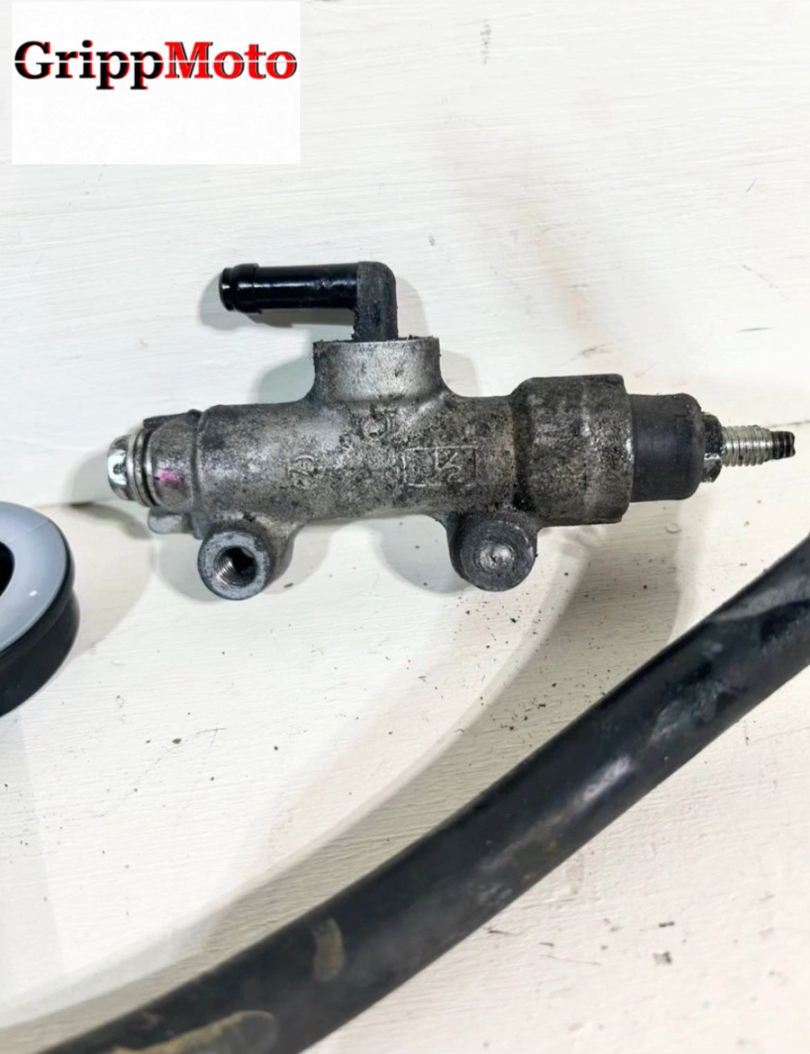 2012 2013 2014 2015 2016 Kawasaki Ninja EX 650 Rear Brake Master Cylinder & Reservoir OEM (19- 001980 )