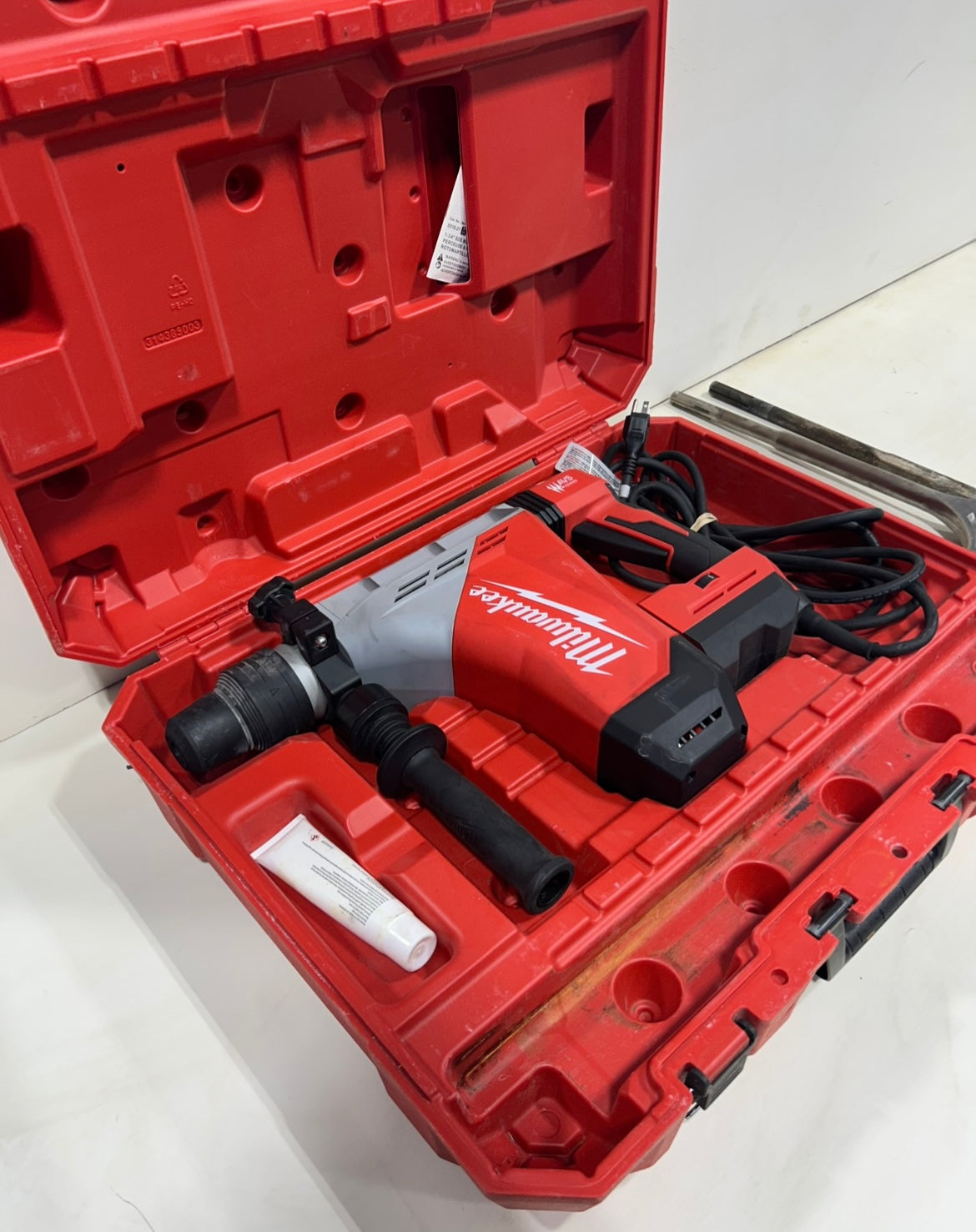 Milwaukee 1 3/4 SDS Max with bits ( TZ )