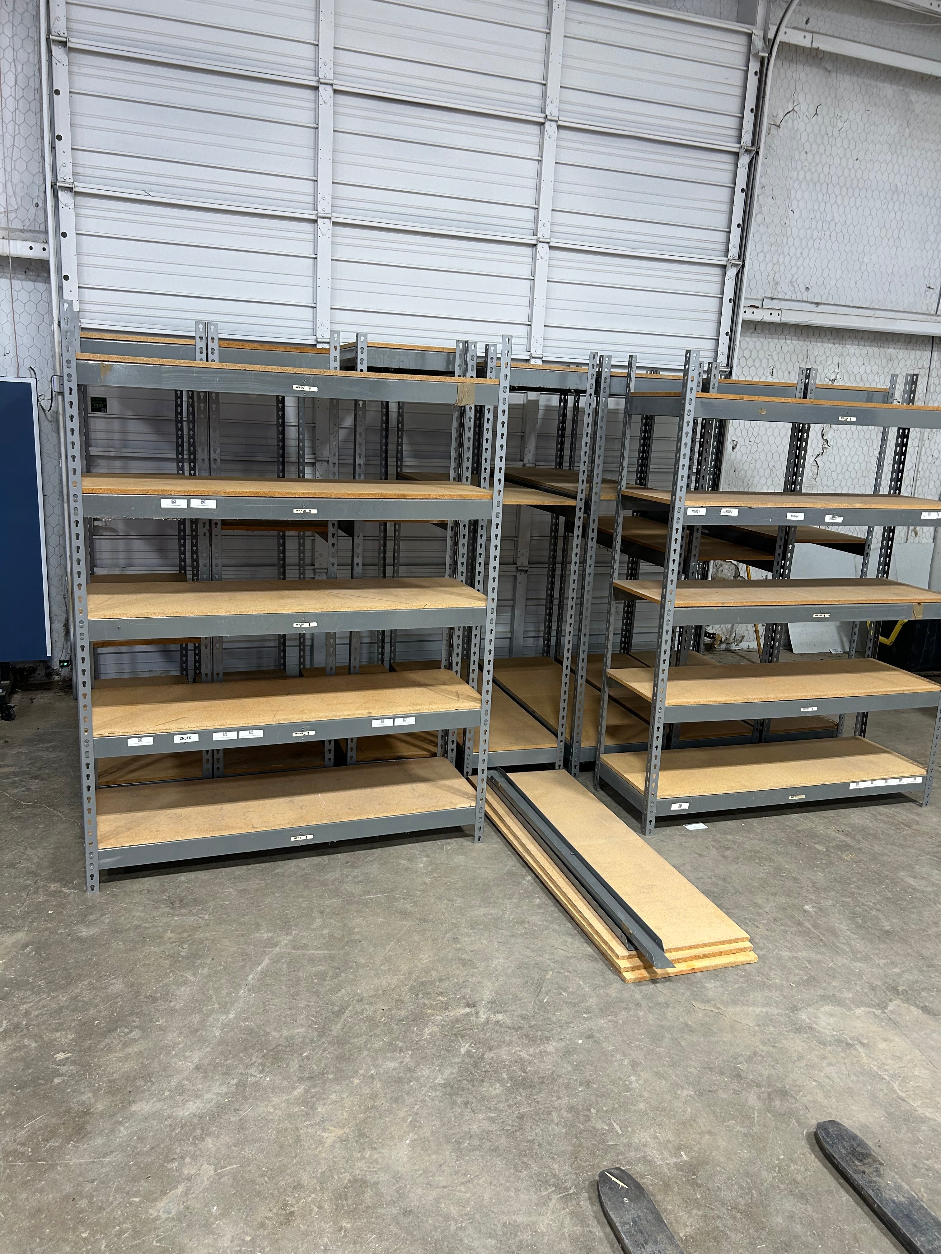 Industrial Shelving, 9 units ( TZ )