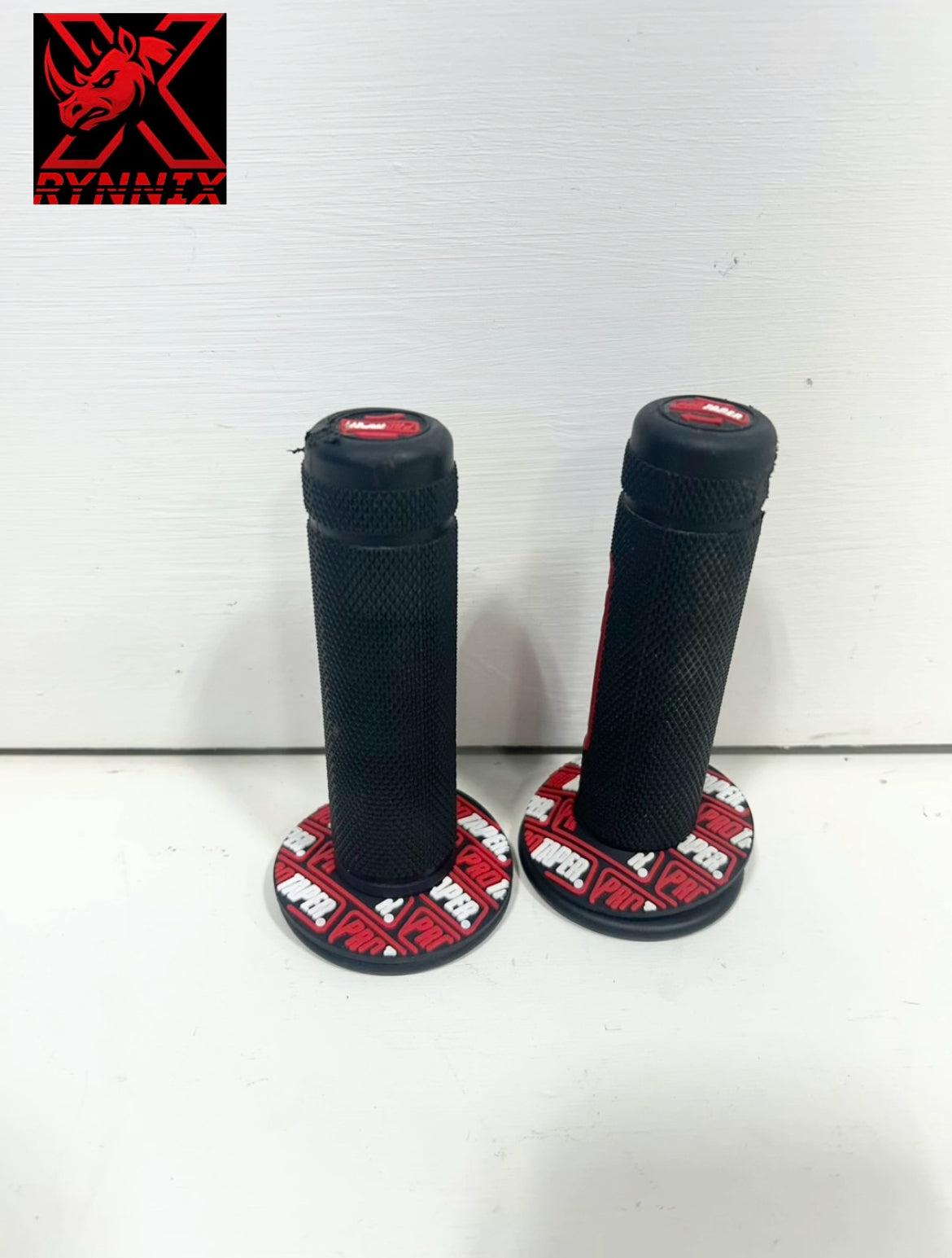 2Pcs Motorcycle Handle Grips, 7/8 inch, Non-Slip Dirt Bike Handlebar Grips for ATV, UTV, Cruiser, Motorcross, Moutain Bike and Dirt Bike Motorcycle Handle Grips (12- 002921 )