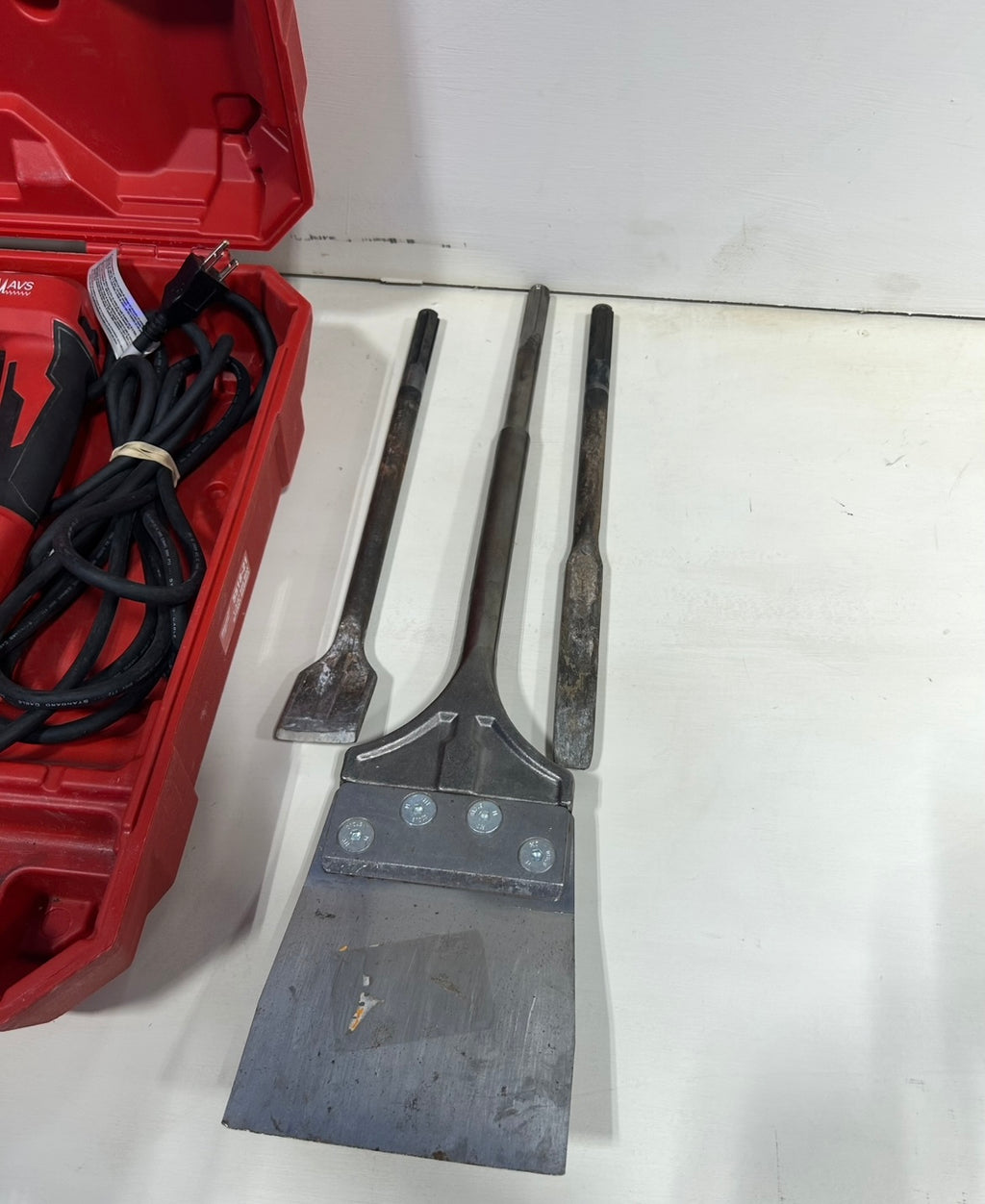 Milwaukee 1 3/4 SDS Max with bits ( TZ )