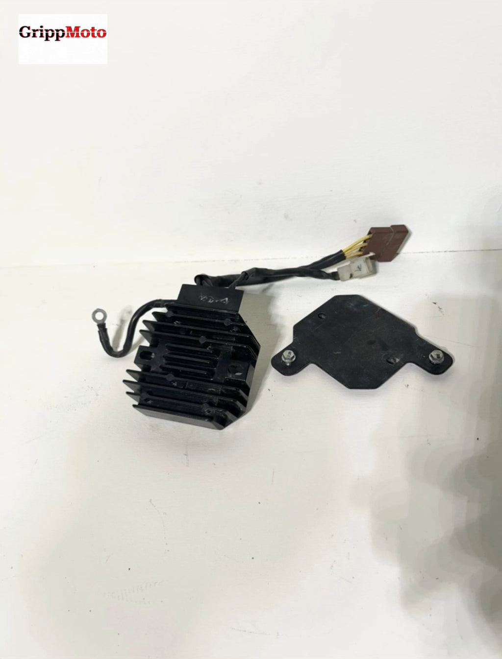 2014 2015 2016 2017 2018 2019 2020 KTM RC 390 Voltage Regulator Rectifier OEM (13- 001693 )