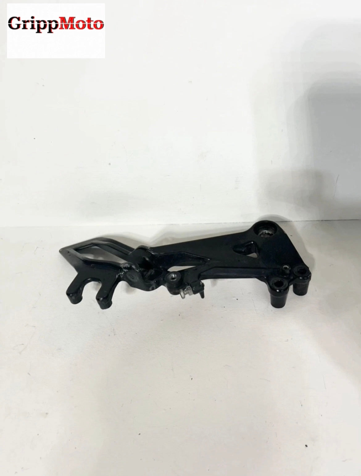 2014 2015 2016 2017 2018 2019 2020 KTM RC 390 Right Side Rider Peg Mount Bracket OEM (2- 001778 )