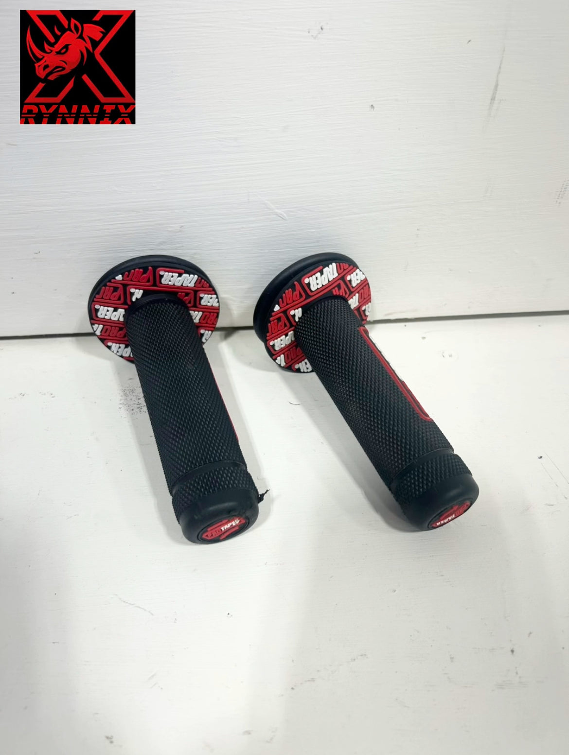 2Pcs Motorcycle Handle Grips, 7/8 inch, Non-Slip Dirt Bike Handlebar Grips for ATV, UTV, Cruiser, Motorcross, Moutain Bike and Dirt Bike Motorcycle Handle Grips (12- 002921 )
