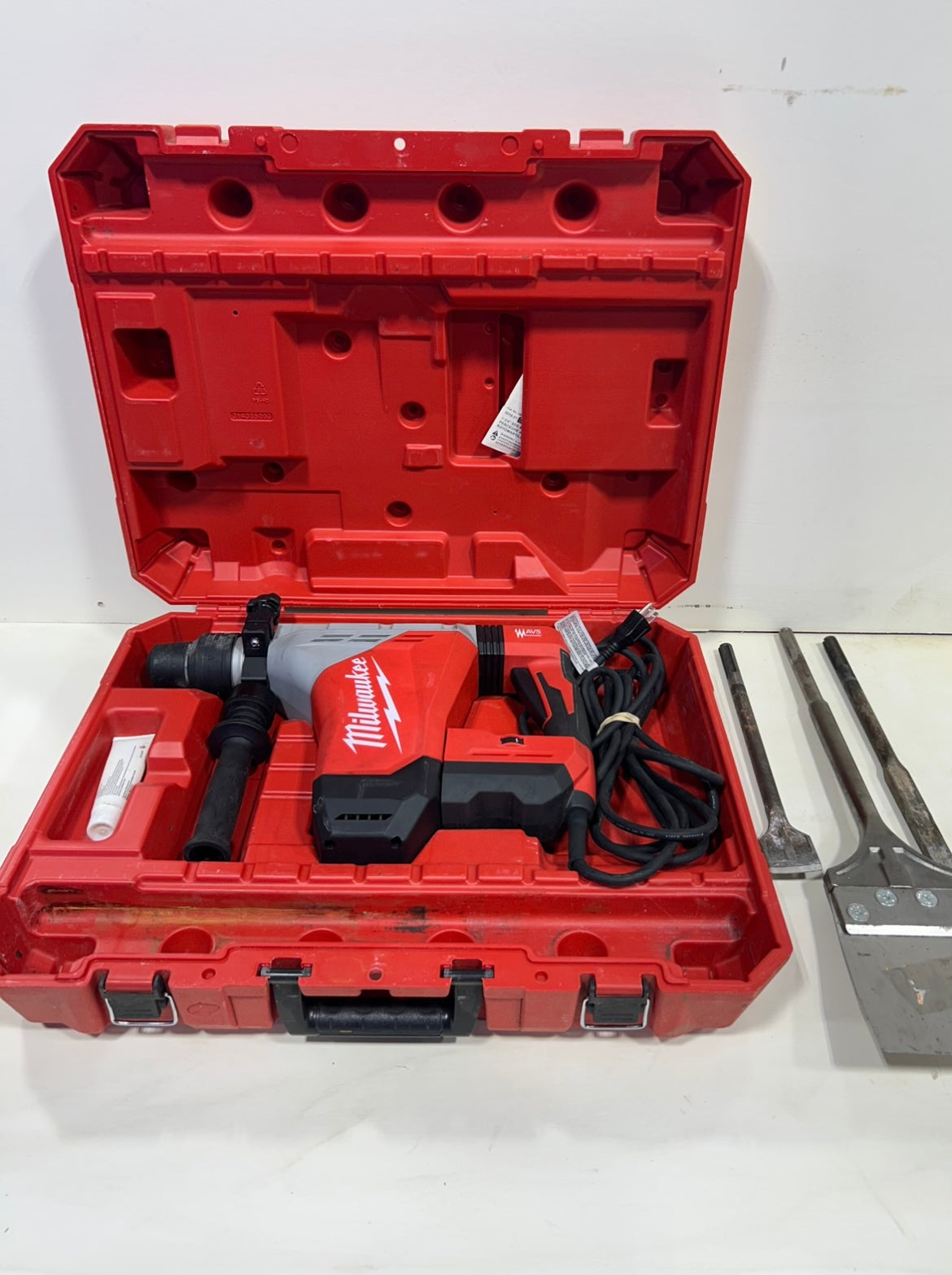 Milwaukee 1 3/4 SDS Max with bits ( TZ )
