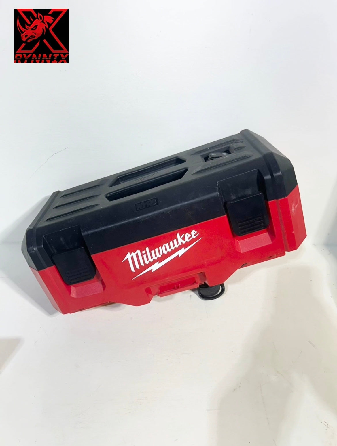 (Defective) Milwaukee M18 18-Volt 2 Gal. Lithium-Ion Cordless Wet/Dry Vacuum (Vacuum-Only) (Head Only) (05- 002247 ) TZ