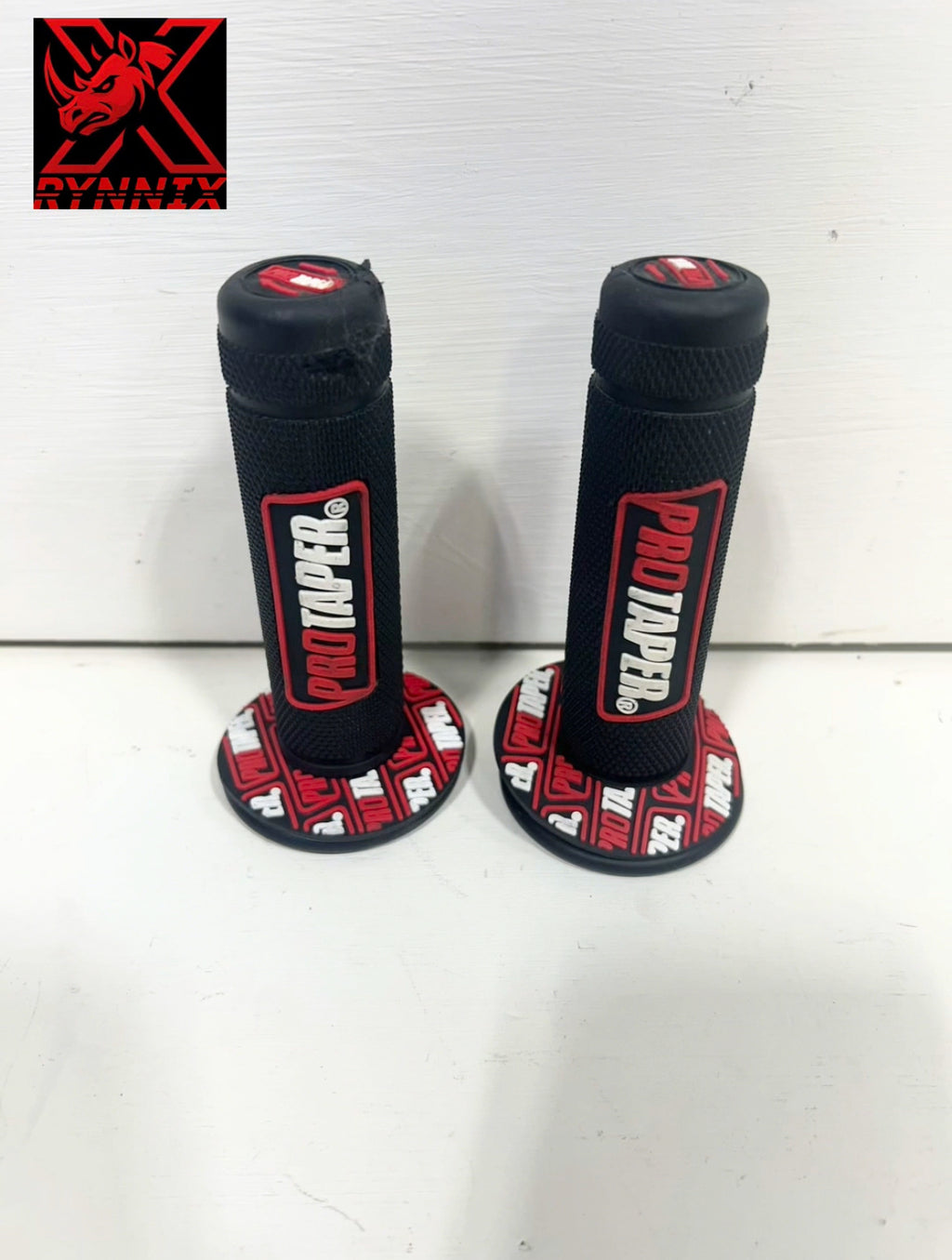 2Pcs Motorcycle Handle Grips, 7/8 inch, Non-Slip Dirt Bike Handlebar Grips for ATV, UTV, Cruiser, Motorcross, Moutain Bike and Dirt Bike Motorcycle Handle Grips (12- 002921 )