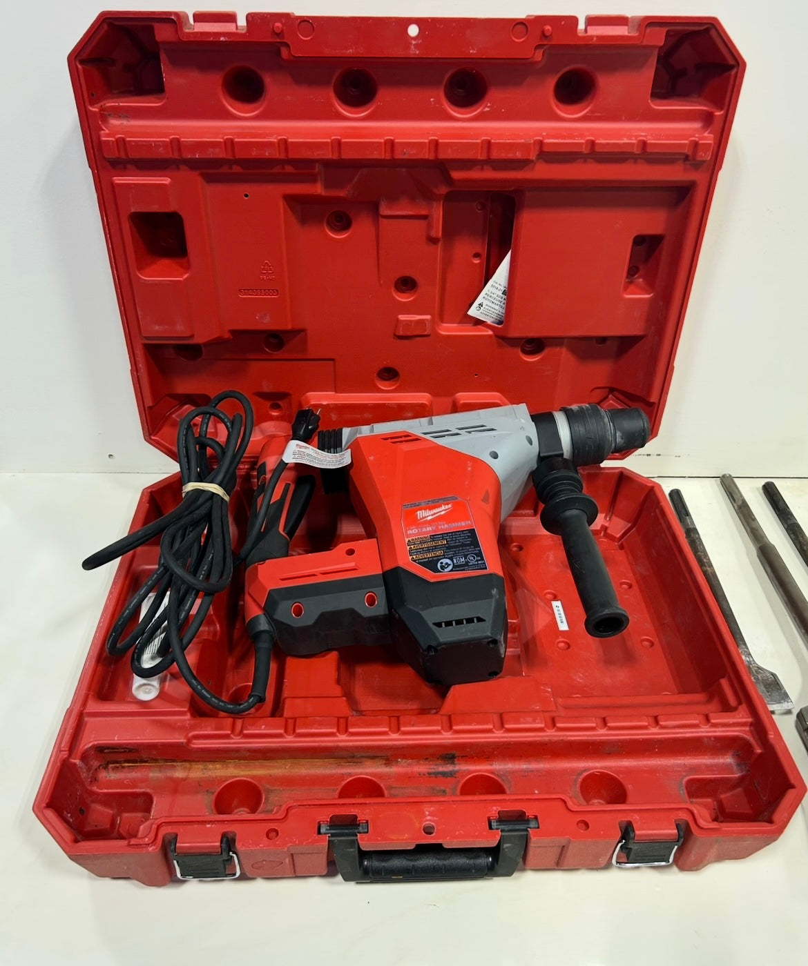 Milwaukee 1 3/4 SDS Max with bits ( TZ )